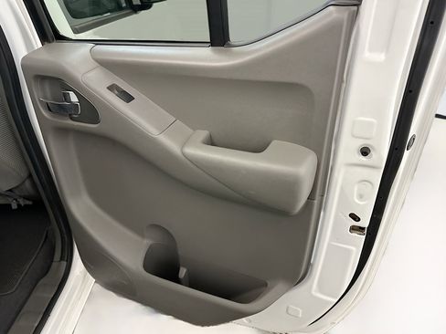 Used 2019 Nissan Frontier SV image 30