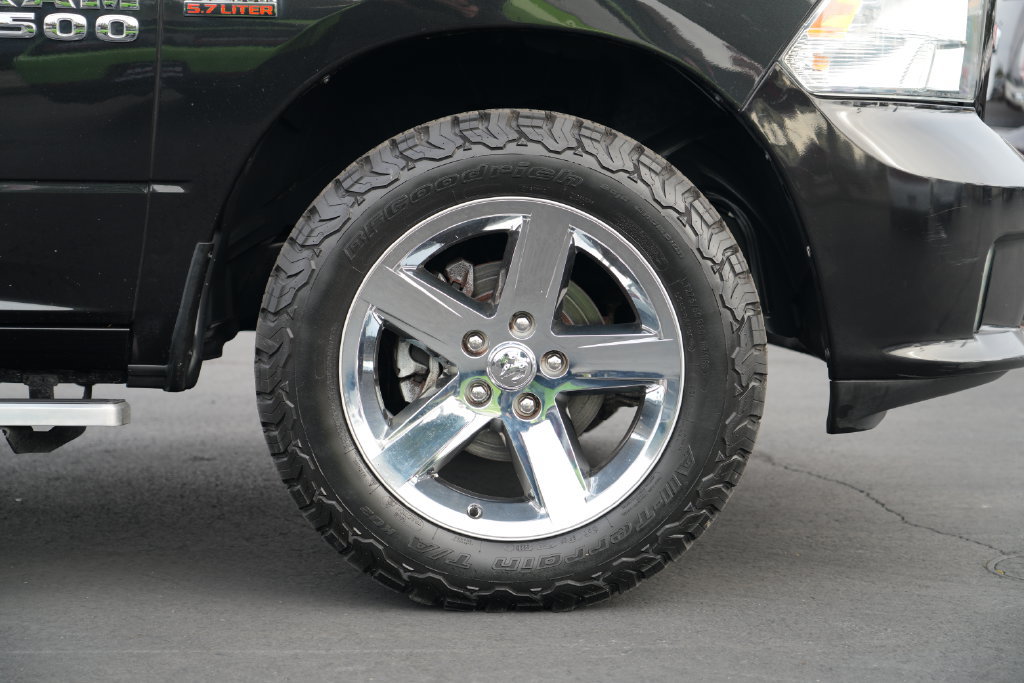 Used 2017 RAM 1500 Express AWD/4WD image 7