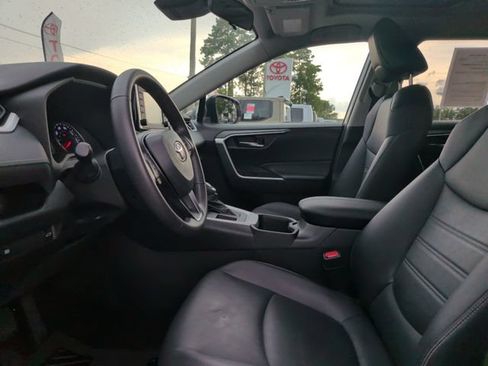Used 2022 Toyota RAV4 XLE Premium FWD image 16