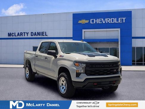 New 2026 Chevrolet Silverado 1500 Custom Trail Boss AWD/4WD image 1