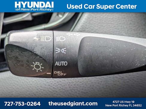 Used 2020 Toyota C-HR XLE FWD image 27