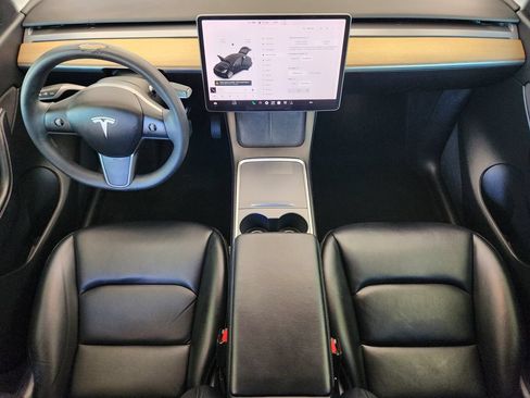 Used 2022 Tesla Model Y Long Range AWD/4WD image 24