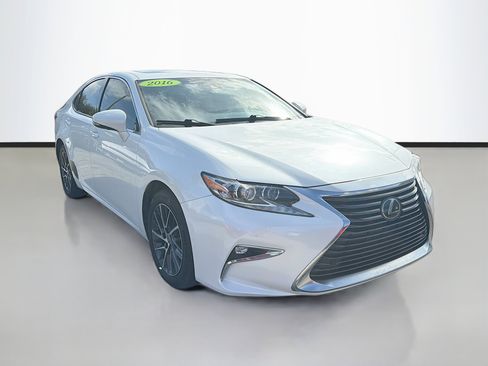 Used 2016 Lexus ES 350 350 w/ Luxury Package w/Wood Trim image 1