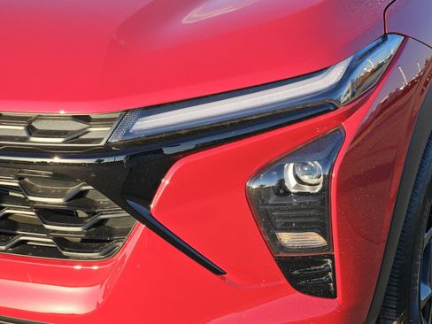 New 2026 Chevrolet Trax LT w/ Driver Confidence Package FWD image 10