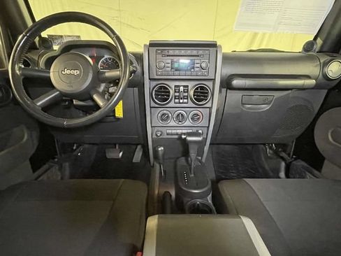 Used 2007 Jeep Wrangler Unlimited Sahara AWD/4WD image 23