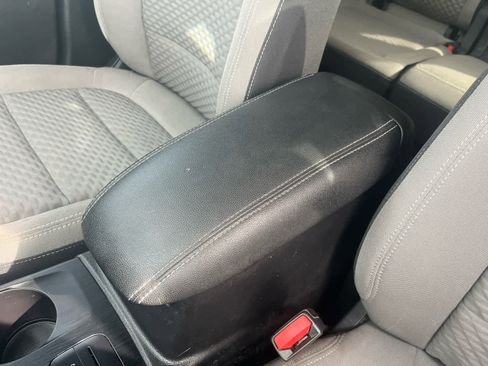 Used 2020 Ford Escape SE image 20