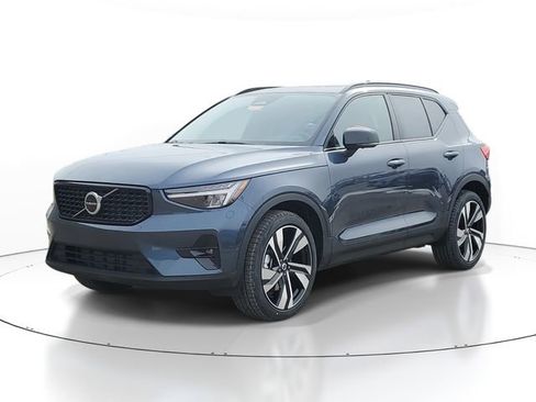 New 2026 Volvo XC40 B5 Plus w/ Protection Package Premier image 2