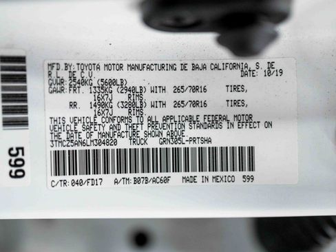 Used 2020 Toyota Tacoma TRD Off-Road w/ Technology Package image 93