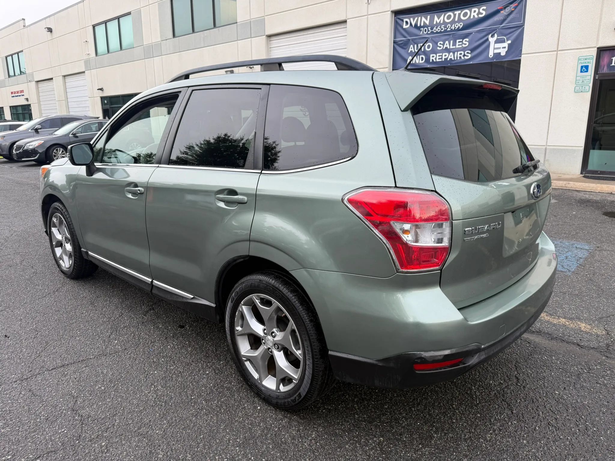 Used 2015 Subaru Forester 2.5i Touring w/ Eyesight & Navigation System AWD/4WD image 9