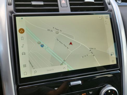 Certified 2025 Land Rover Discovery S image 27