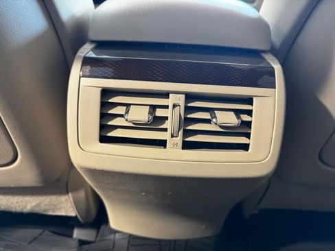 Used 2011 Toyota Venza image 13