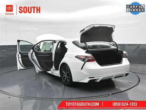 Used 2024 Toyota Camry SE image 51