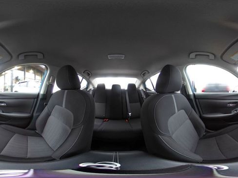 Used 2025 Nissan Sentra SV image 42