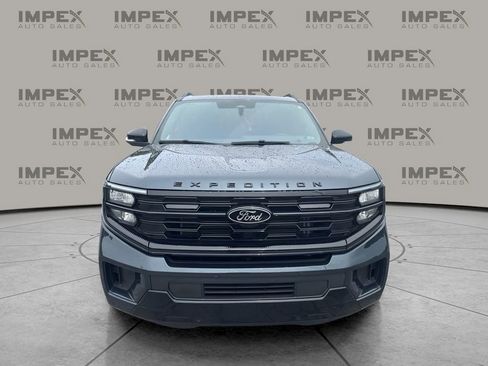 Used 2025 Ford Expedition Max Platinum w/ Stealth Performance Package AWD/4WD image 8