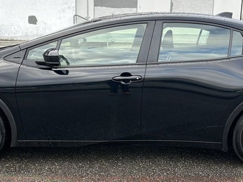 Certified 2025 Toyota Prius LE image 8