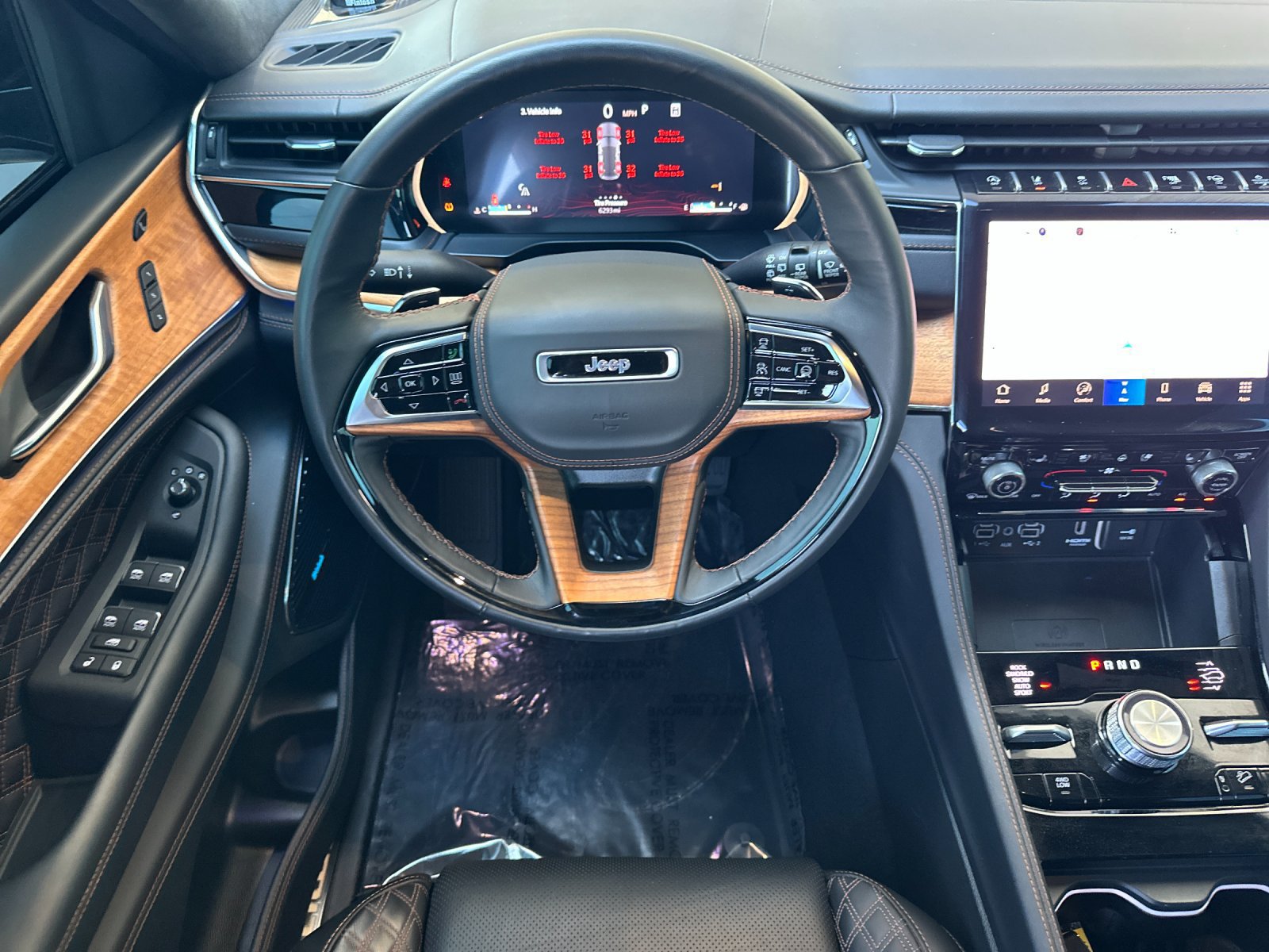 Used 2025 Jeep Grand Cherokee Summit AWD/4WD image 16