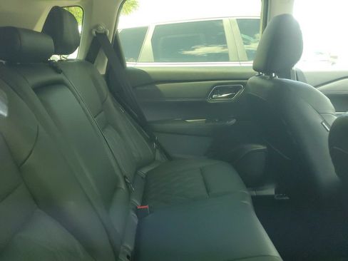 Certified 2025 Nissan Rogue Platinum FWD image 7