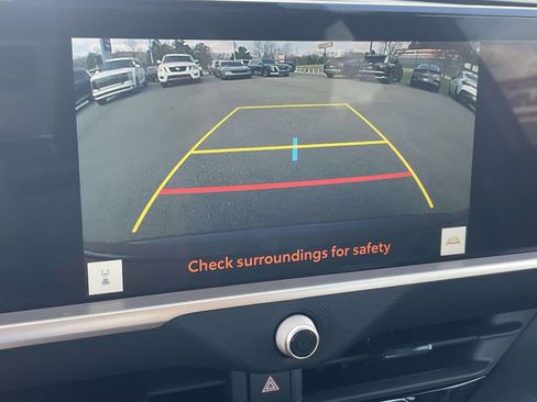 Used 2023 Toyota Crown Limited image 20