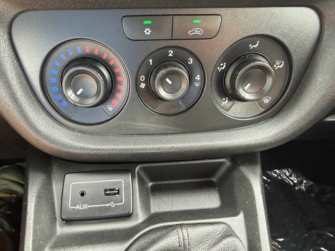 Used 2017 RAM ProMaster City Tradesman w/ Rear Back-up Camera Group FWD image 33