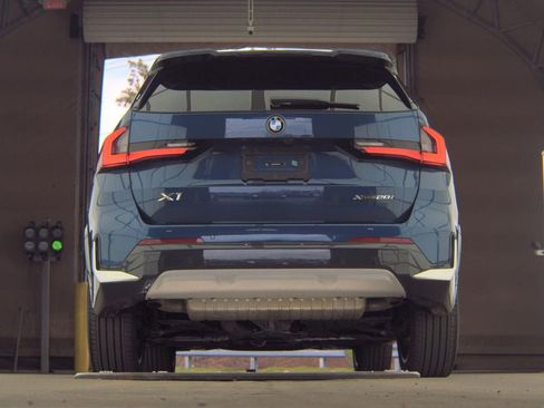 Used 2025 BMW X1 xDrive28i AWD/4WD image 2