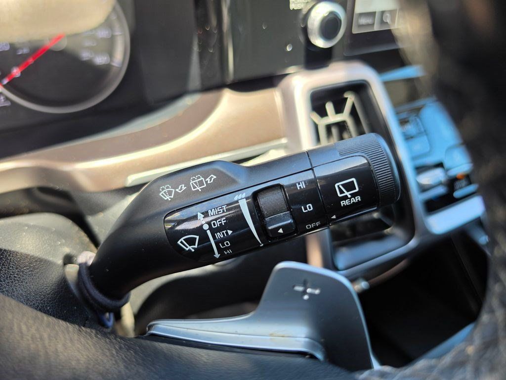 Used 2022 Kia Sorento S FWD image 16