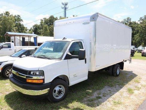 New 2025 Chevrolet Express 4500 w/ Power Convenience Package image 2