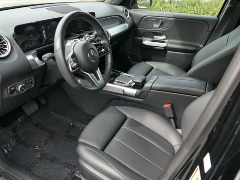 Used 2023 Mercedes-Benz GLB 250 image 12