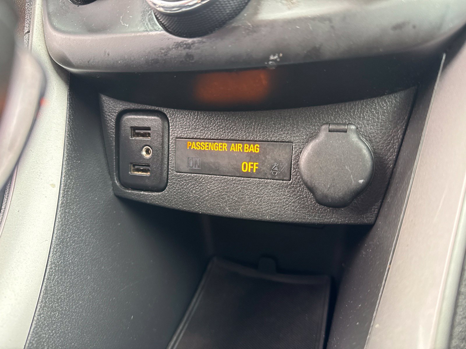 Used 2018 Chevrolet Trax LT w/ LT Convenience Package FWD image 24