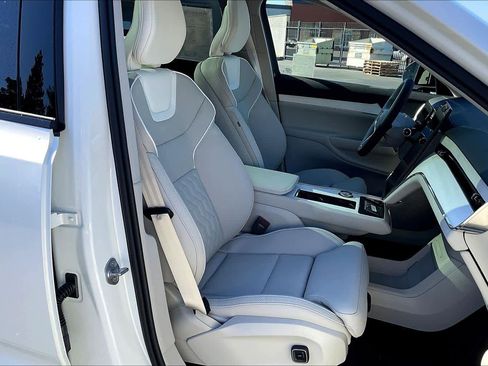 New 2025 Volvo EX90 Plus w/ Protection Package Premier image 32