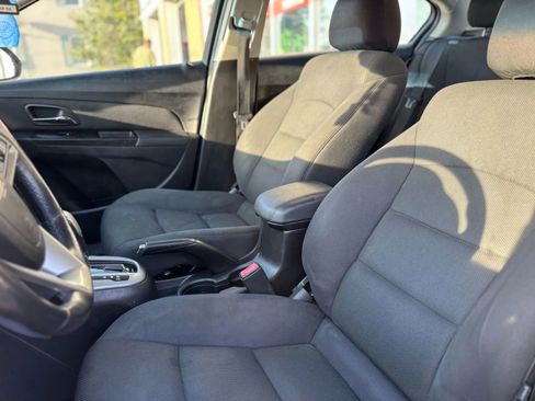Used 2012 Chevrolet Cruze LT image 8
