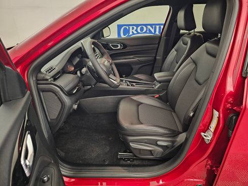 New 2026 Jeep Compass Latitude image 12