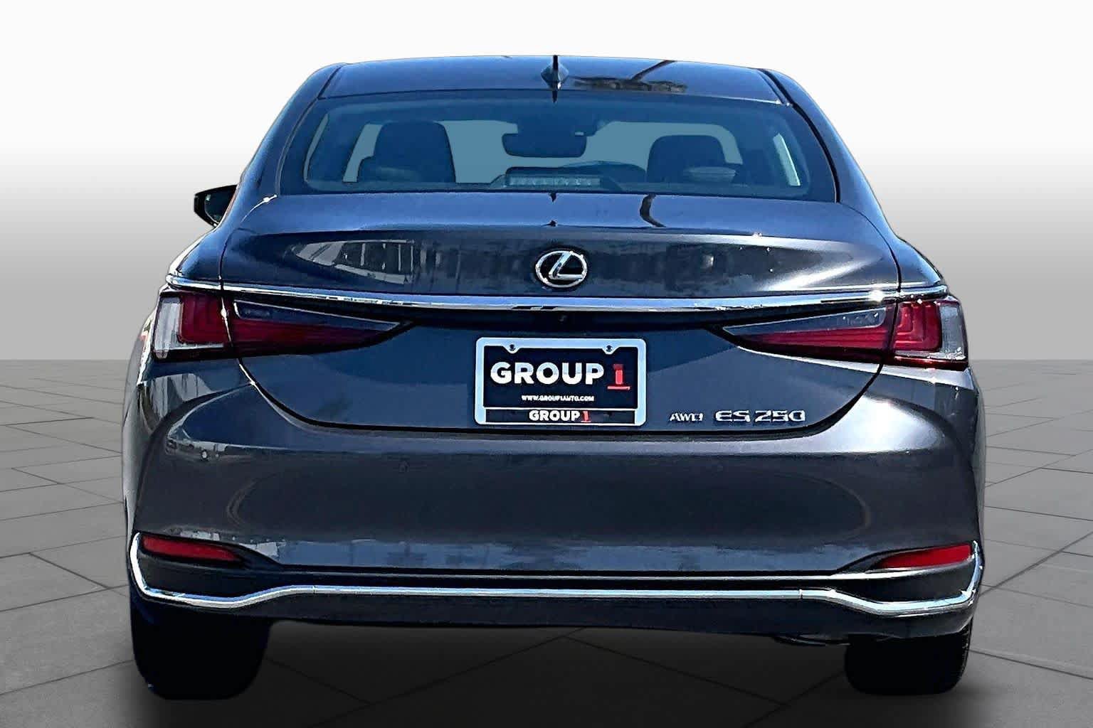 Used 2023 Lexus ES 250 w/ Premium Package AWD/4WD image 5