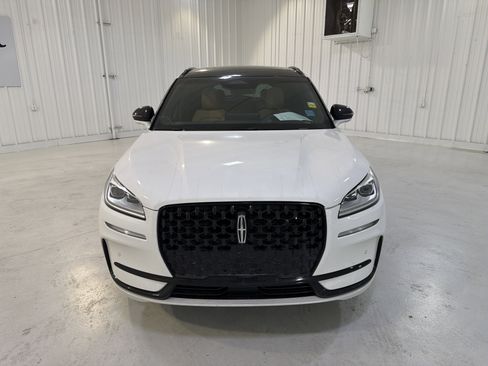 Used 2023 Lincoln Corsair Reserve w/ Equipment Group 202A image 8