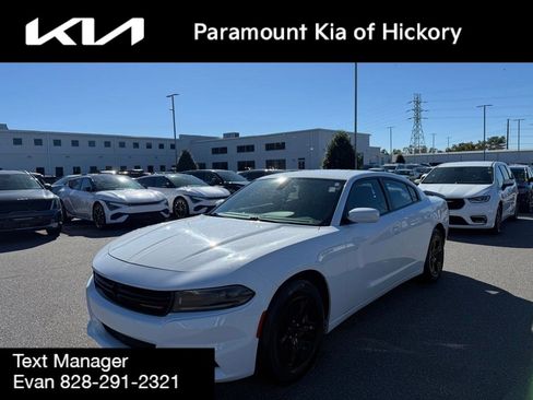 Used 2022 Dodge Charger SXT image 3