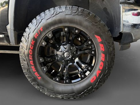 Used 2024 Chevrolet Silverado 2500 LTZ w/ LTZ Premium Package AWD/4WD image 9