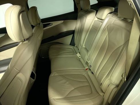 Used 2020 Lincoln Nautilus Premier w/ Equipment Group 101A image 20