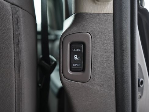 Used 2016 Honda Odyssey EX-L image 19