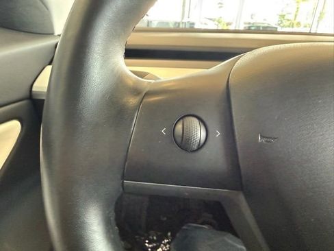 Used 2018 Tesla Model 3 Long Range image 16