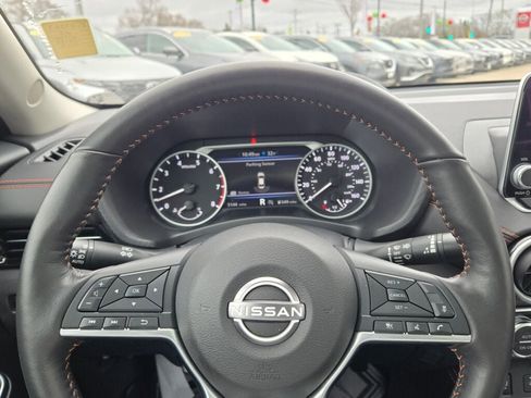 Used 2025 Nissan Sentra SR w/ SR Premium Package image 34