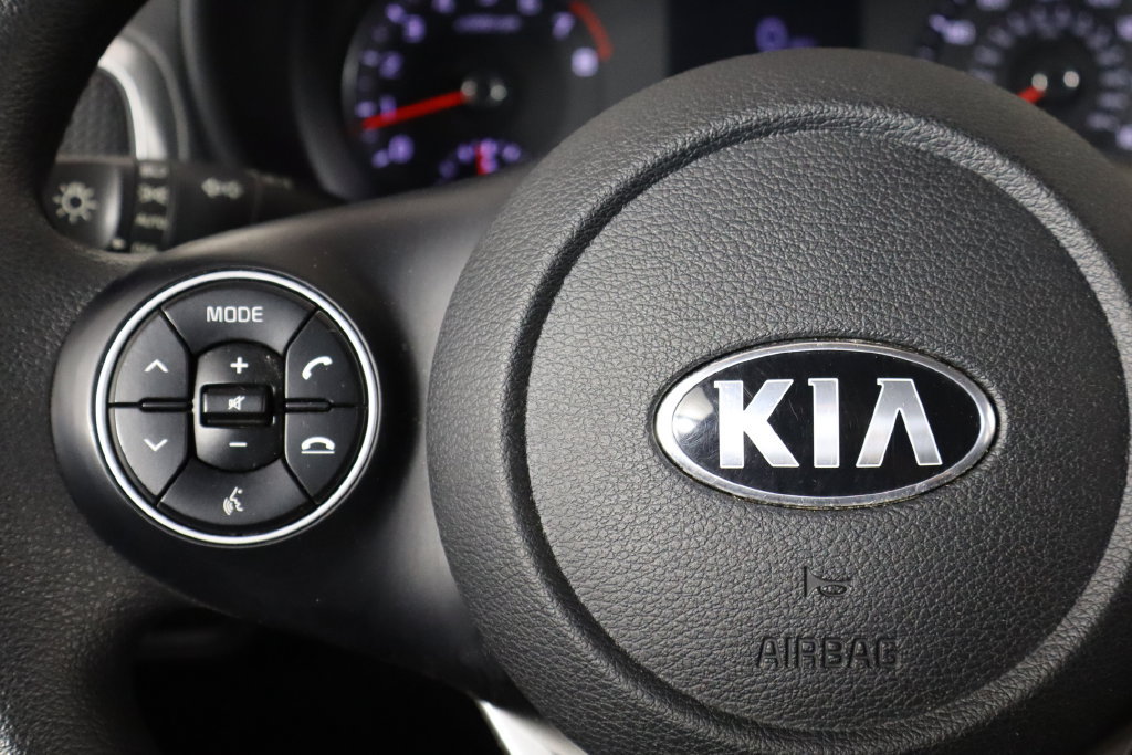 Used 2020 Kia Soul LX FWD image 8
