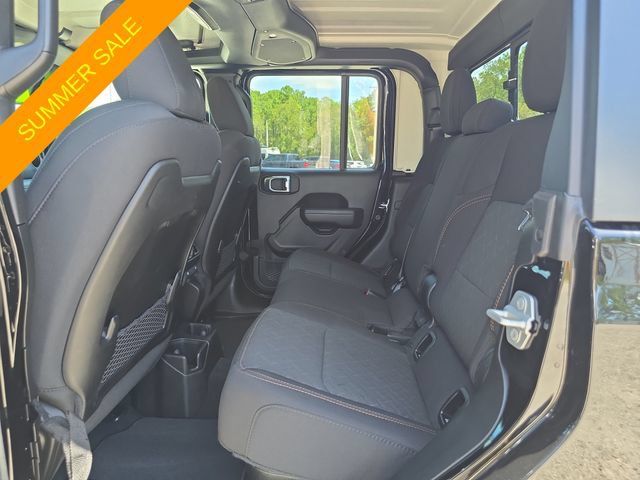 Used 2026 Jeep Gladiator Mojave AWD/4WD image 13