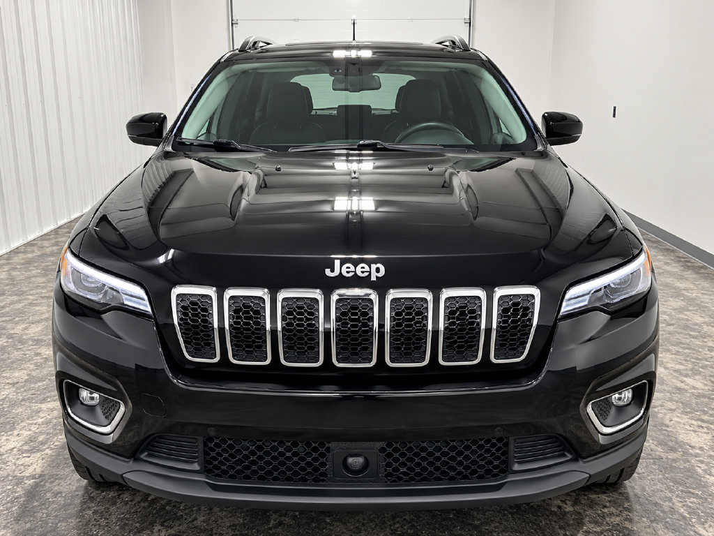 Used 2021 Jeep Cherokee Latitude Lux w/ Comfort/Convenience Group AWD/4WD image 3