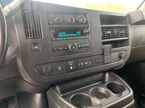Used 2021 Chevrolet Express 3500 w/ Driver Convenience Package RWD image 17