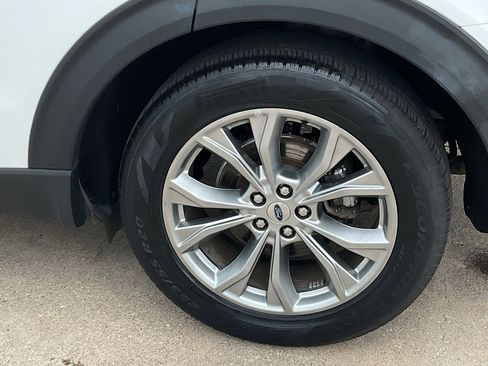 Used 2023 Ford Explorer Limited image 8