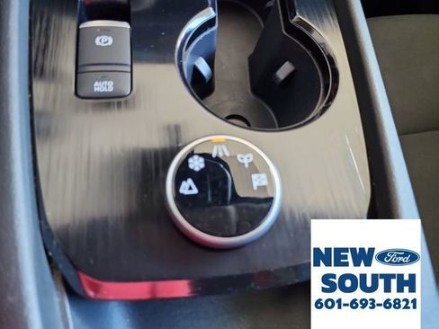 Used 2024 Nissan Rogue S image 24