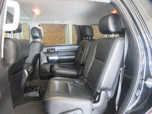 Used 2018 Toyota Sequoia TRD Sport AWD/4WD image 20