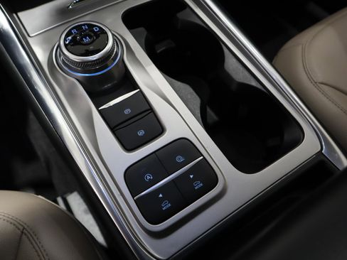 Used 2020 Ford Explorer XLT w/ Equipment Group 202A image 31