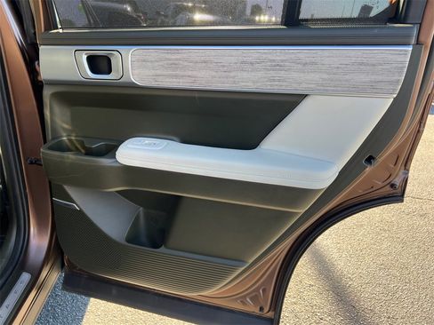 Used 2024 Hyundai Santa Fe Calligraphy image 16