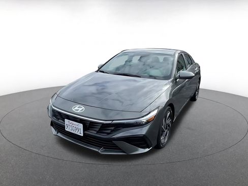 Used 2025 Hyundai Elantra SEL image 7
