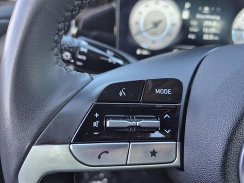 Used 2025 Hyundai Elantra SEL image 23